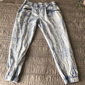 Skinny acid wash jeggins